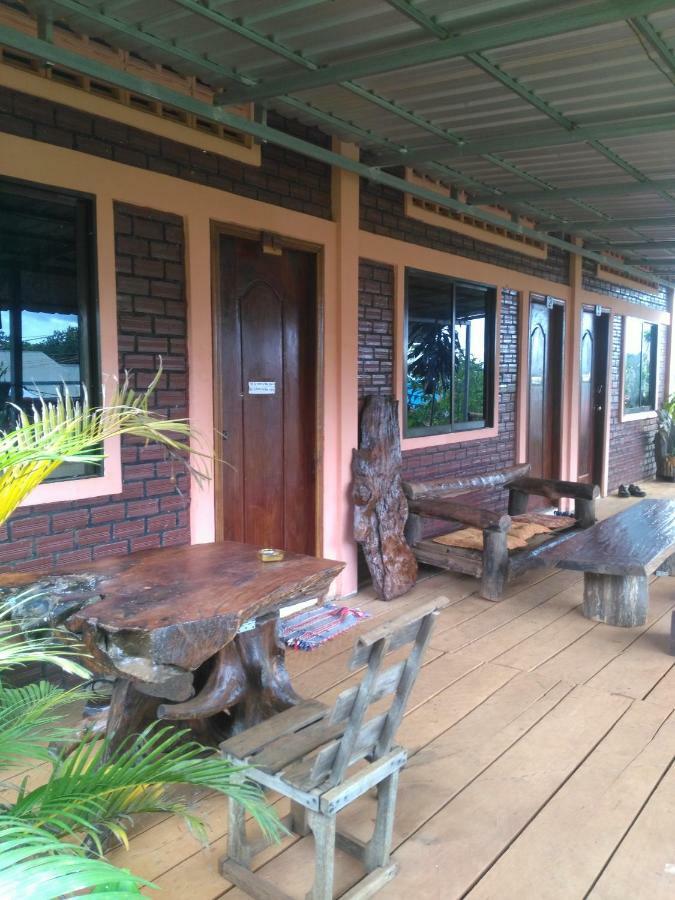 Familyhouse & Trekking Apartment Banlung Exterior photo
